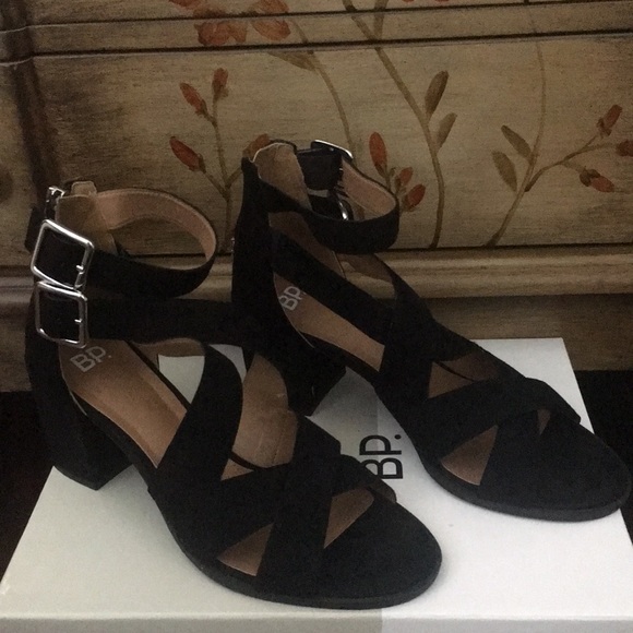 izzy block heel sandal